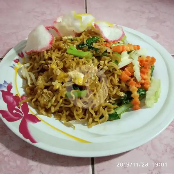 Mie Goreng Ayam Sosis | Warung Kwetiaw Tante Imey, Cemara