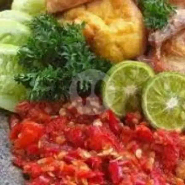 Nasi + Ayam Tahu Tempe Ikan Asin Terong Goreng+Sambal Korek+ Lalapan + Air Mineral | Penyetan Jontor, Driyorejo