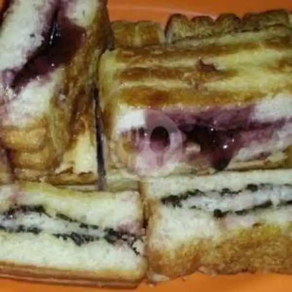 Roti Bakar Coklat Blueberry | Roti Bakar SeBar, Lowokwaru