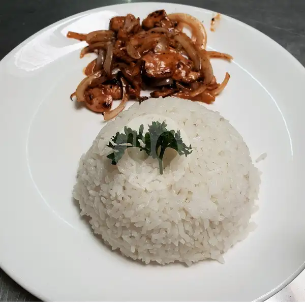 Mongolian Beef with Rice (Sapi Teppan Mongolia + Nasi) | X.O Suki Cuisine, Denpasar