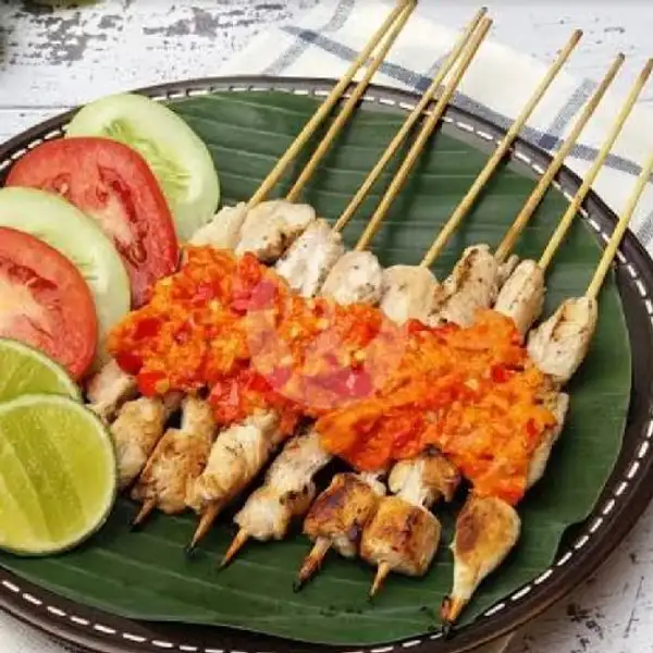 sate ayam thaichan 10 tusuk+ lontong . | Sate Ayam Kambing Mamat, Menteng