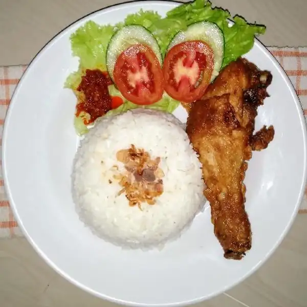 Nasi Uduk Ayam Kuning DnD | DnD Kitchen, Cempaka Putih