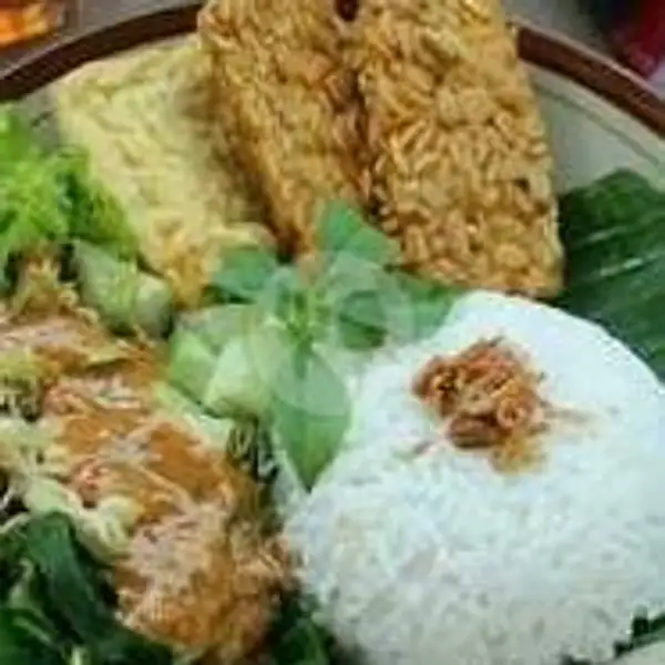 Nasi Pecel Ayam/Daging/Ikan | Arrumy Cathering, Pettarani
