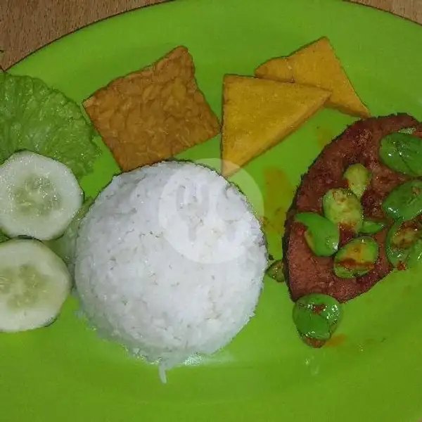 Ikan Sambel Petai + Nasi | Love Vegetarian, Batam Kota