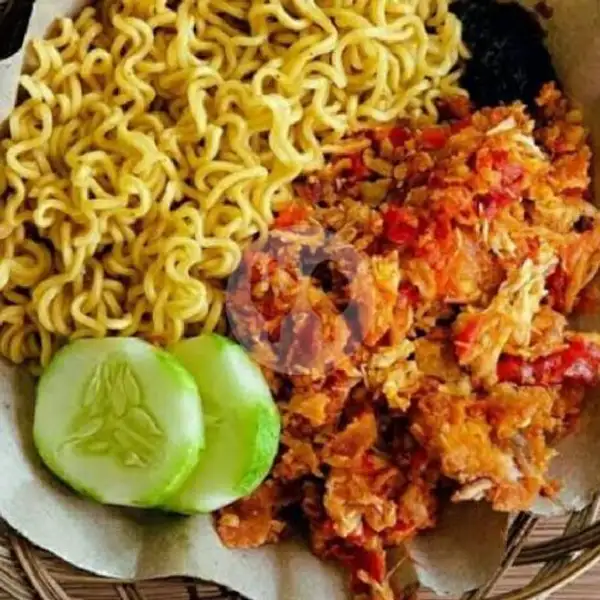 Indomie Goreng + Ayam Geprek Ori | Nasi Goreng Kambing, Pelita
