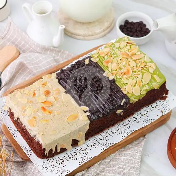 Soft Brownies Topping 1 | Nairayya Bakery