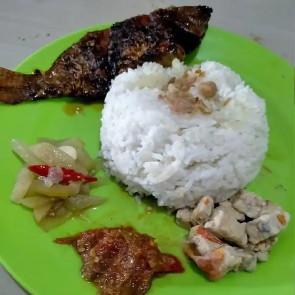 Nasi Campur Ikan Mujair Bakar | Warung Sudarmo, Nongsa