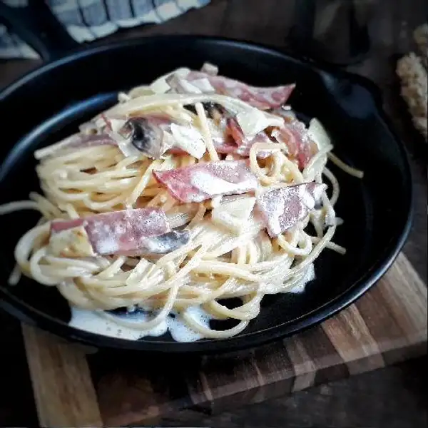 Spaghetti Smoke Beef Creamy | Rumahan Food, Puyuh Dalam