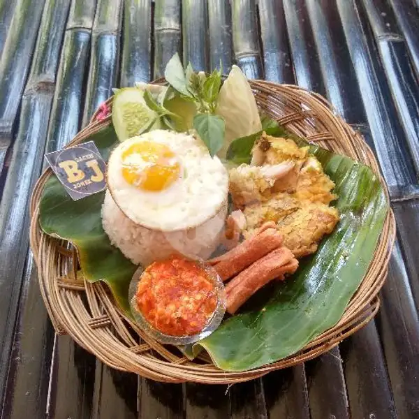 Ayam CrisJon Telur Sosis + Nasi | B' Jones, Lowokwaru