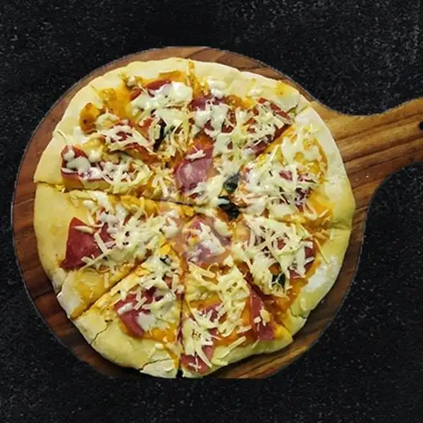 Beef Ham Pizza Personal | Wann's kitchen