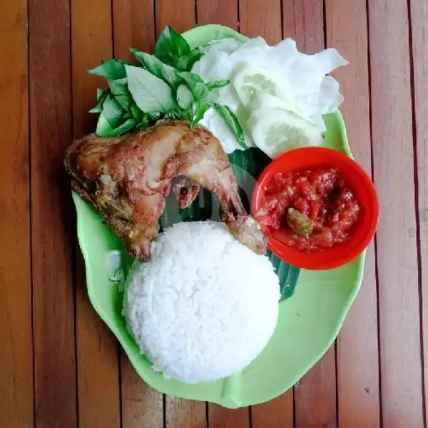 Ayam Goreng + Nasi | Dapoer Ayam Bakar, Gunung Salak