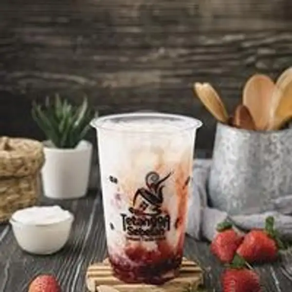 Strawberry Yogurt Jelly ( M ) | Kopi Tetangga Sebelah, Duta Mas