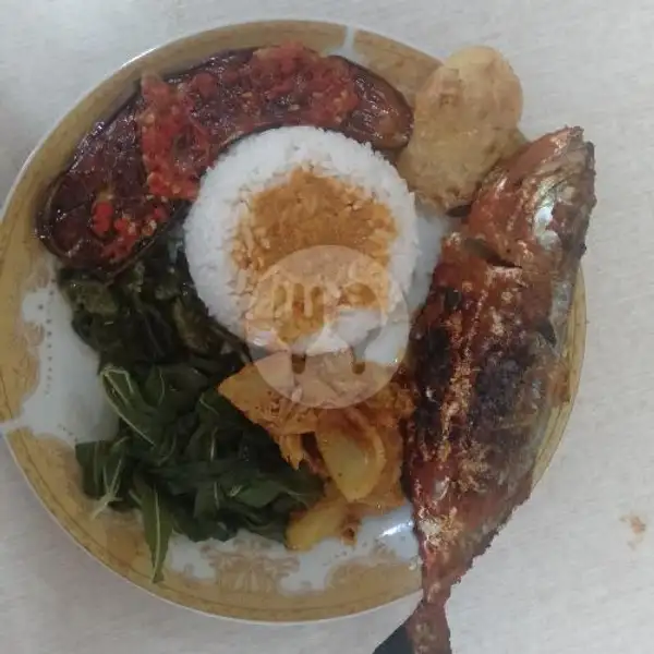 Nasi Ikan Kembung + Perkedel + Terong + Es Teh Manis | RM Padang Marawa, Pinang