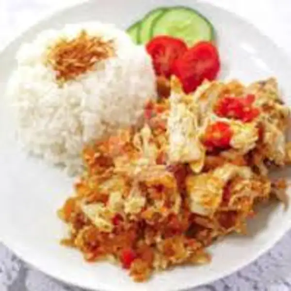 Ayam Geprek Dada + Usus Ayam Crispy + Sambal Lalapan | Ayam Geprek Farish, Tlogosari Kulon