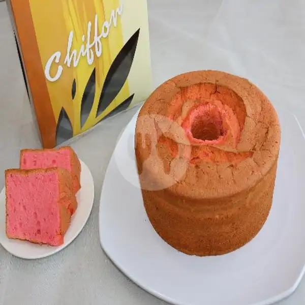 Chiffon Strawberry | Takadeli Cake Botique, Siliwangi