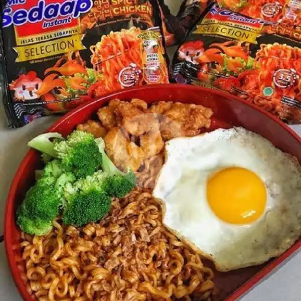 Sedap Mie Korea Spicy Chicken + Telur | Soto & Ayam Geprek Bang Kafeel, Cilacap