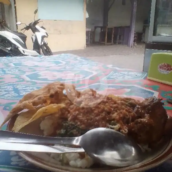 Nasi Pecel  Ayam Bali Plus Air Mineral | Warung Nasi, Wonokromo