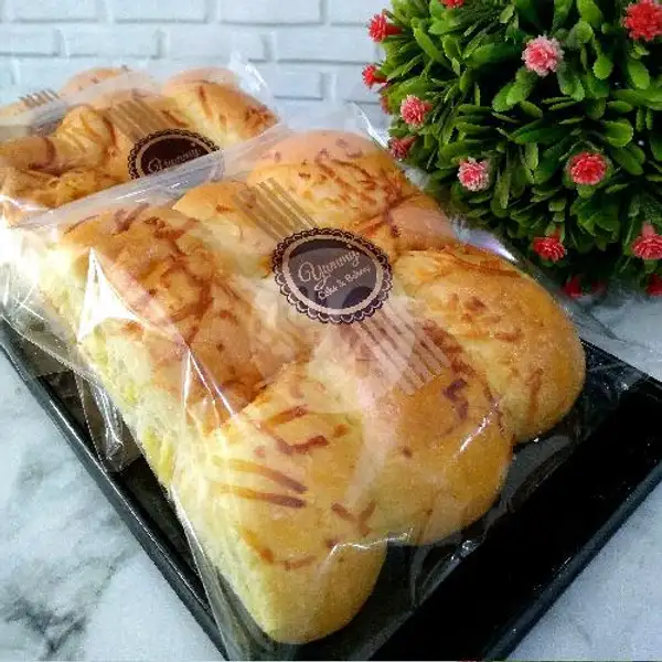 Roti Triple Cheese | Yummy Cake & Bakery, Beteng 88