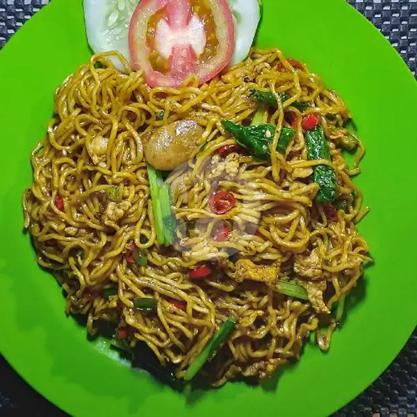 Mie Goreng Ayam + es Teh Tawar (DHD) | Nasi Goreng, Bakmi Dan Seafood Mas Bimo, Tj. Priok