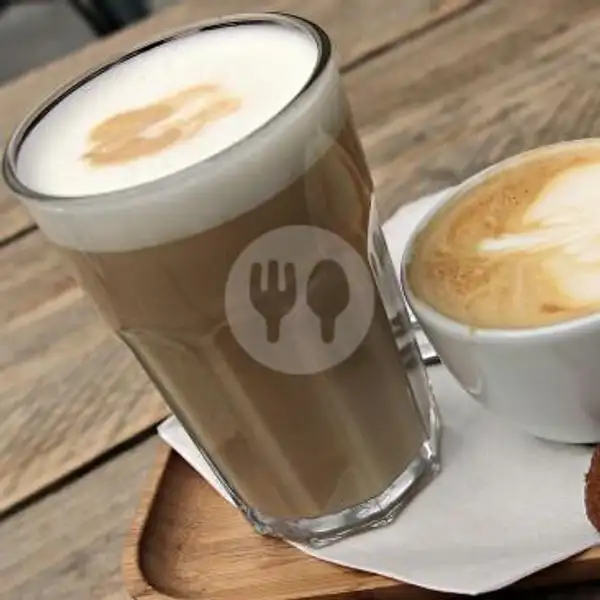 White Koffie Susu Panas | Gusti Mantap, Ali Haji