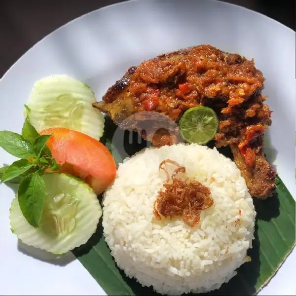 Ayam Goreng Sambal Tomat Spesial + Nasi Putih | Ikan Goreng & Sup Ikan Pondok Men Asih, Denpasar