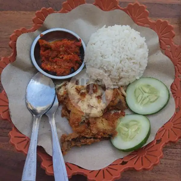 Ayam Geprek Sambal Tomat + Nasi | Geprek Tomwe X Pikatea, Juwingan