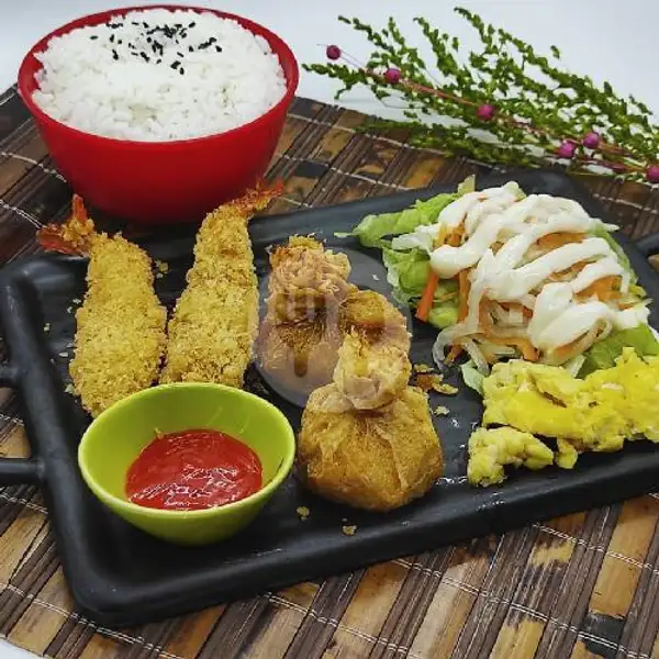 Bento Premium Set C | Nasi Goreng Sop & Pizza Dapur Ellen, Sudirman Street