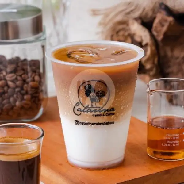 Caramel Latte (Cold) | Catarina Cakes & Coffee, Batam Kota