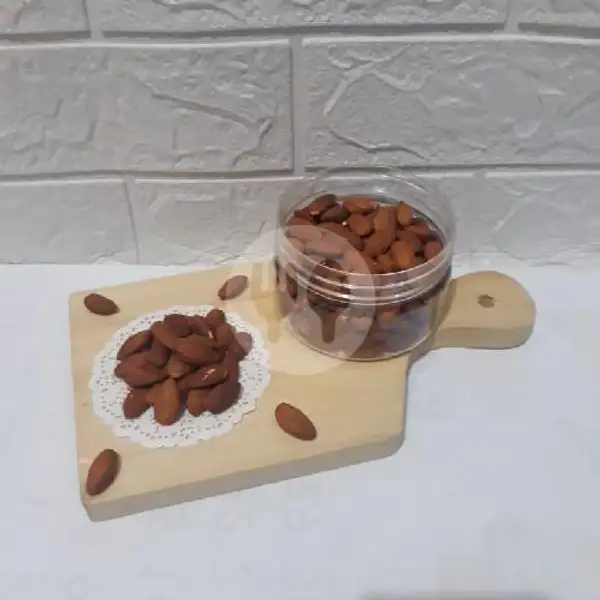 Kacang Almond Panggang Kupas | Ochie Snack, Kebon Jeruk
