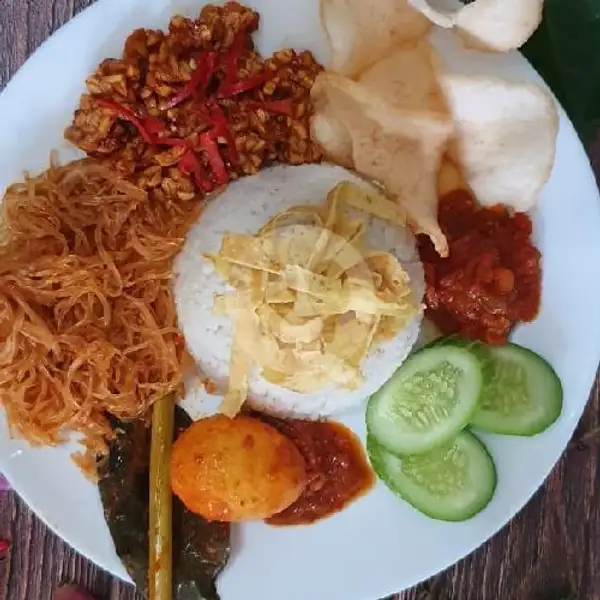 Nasi Uduk + Telor Balado | Maknyus Kitchen, Jendral Sudirman