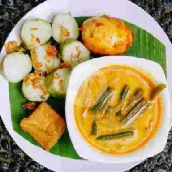 Lontong Sayur Tahu Tempe+Telur | Lalapan Ayam Taliwang Hj.Riyati