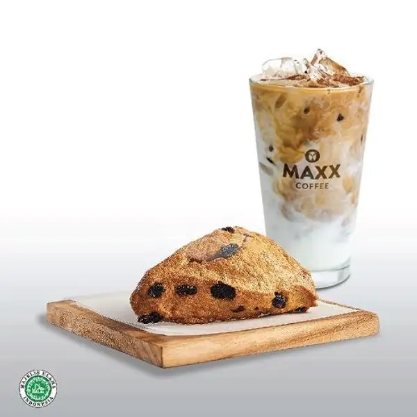 Raisin Scone & Café Latte Medium | Maxx Coffee, Siloam Makassar