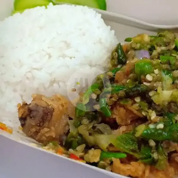 Nasi Ayam Geprek Medium Sambal Ijo | Kava Kitchen, Bangil