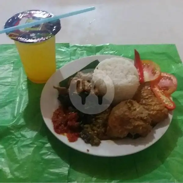 Nasi+rendang Daging Sapi+tempe/tahu+jeruk Dingin+sayr+sambl | Warung Inang Masakan Padang, Tukad Banyusari