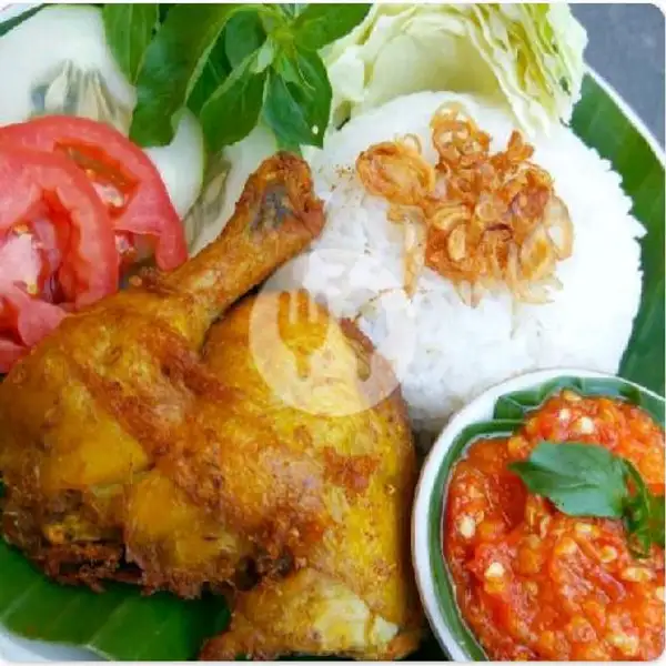Ayam Goreng / Geprek Paha + Nasi + Lalapan | Dessert Oreo Mega Bintang, Cendrawasih