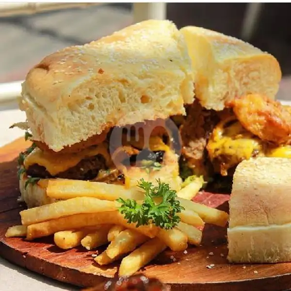 Carnivor'S Super Burger | Carnivor Steak & Grill, Surabaya