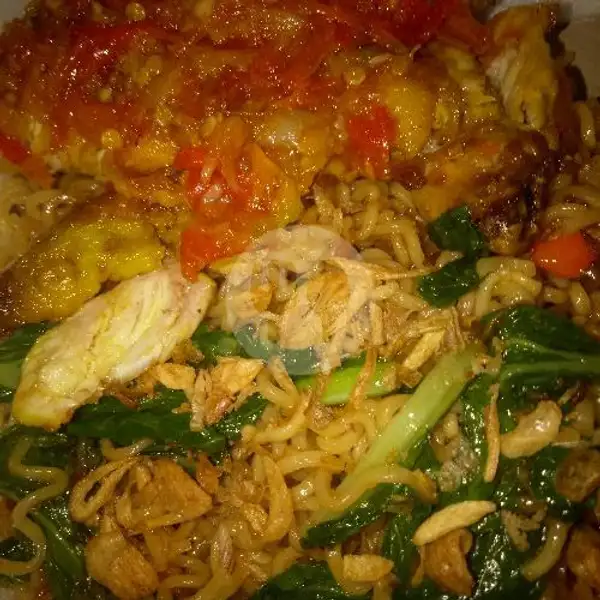 Ayam Geprek  + Indomie goreng Double | Soto & Ayam Geprek Bang Kafeel, Cilacap