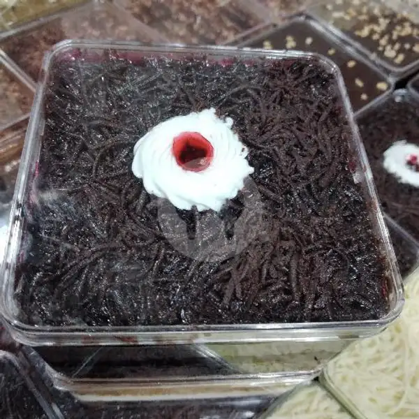 COKELAT PARUT BLACK FLORES CAP MINI | Kue Ulang Tahun Adeliaa Bakery, Pasar Senen Raya