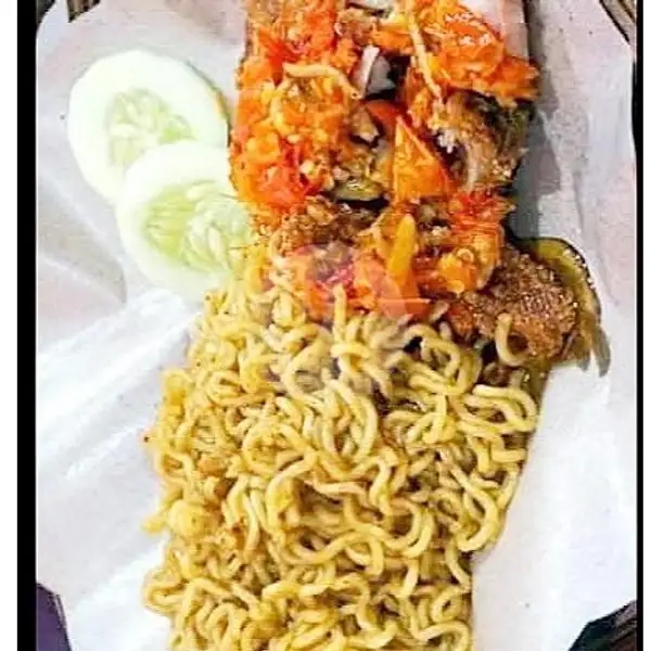 Indomie Goreng + Ayam Geprek setan | Ayam Geprek Fatih, Karawaci