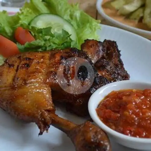 Paket Ayam Goreng/bakar + Nasi + Sambal Goreng + Es Teh Manis | Ayam geprek incess, Gading Serpong