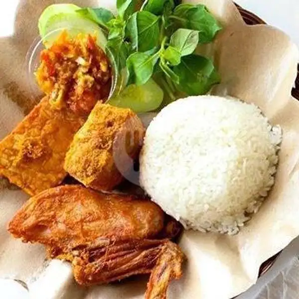 Ayam Penyet + Tahu Tempe + Lalapan + Nasi | Ayam Balado Nabila,  Puskopkar