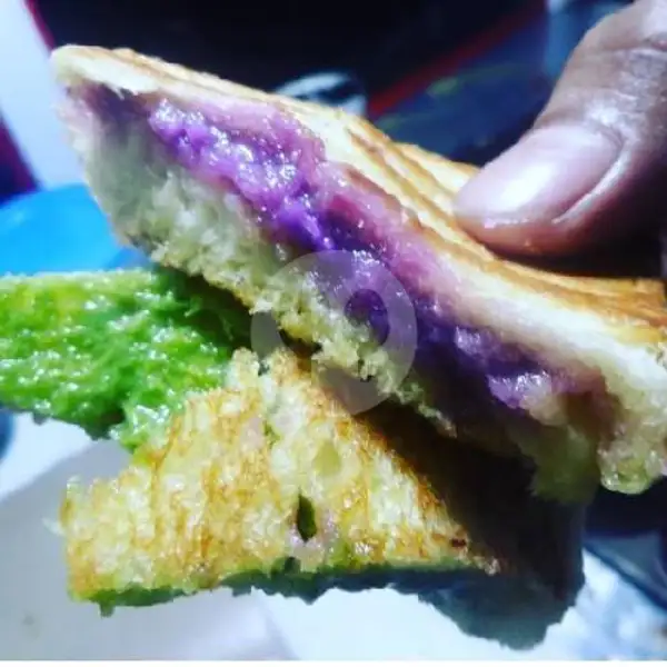 Greentea Crunchy | Roti Bakar Ku, Kartasura