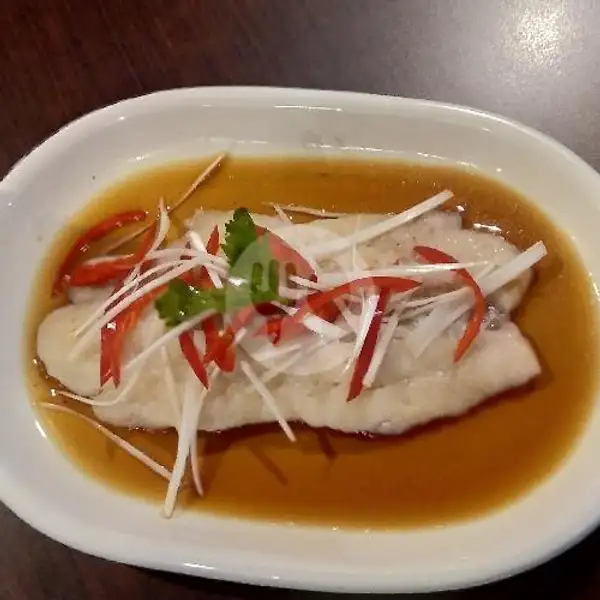 Steamed Dorry Fish Superior Sauce | Red Bowl Asian Cuisine, Malang City Point