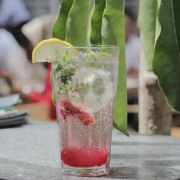 Strawberry Mojito | Jardin Cafe, Cimanuk
