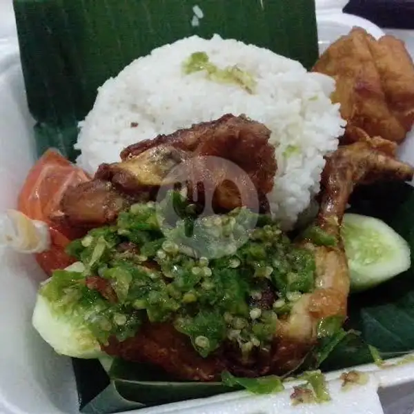 Ayam Cabe Ijo + Nasi + Lalapan | Dapur Ami Maher, Permata Laguna