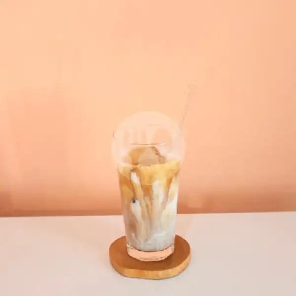 Iced Hazelnut Latte | Gion Coffee and Space