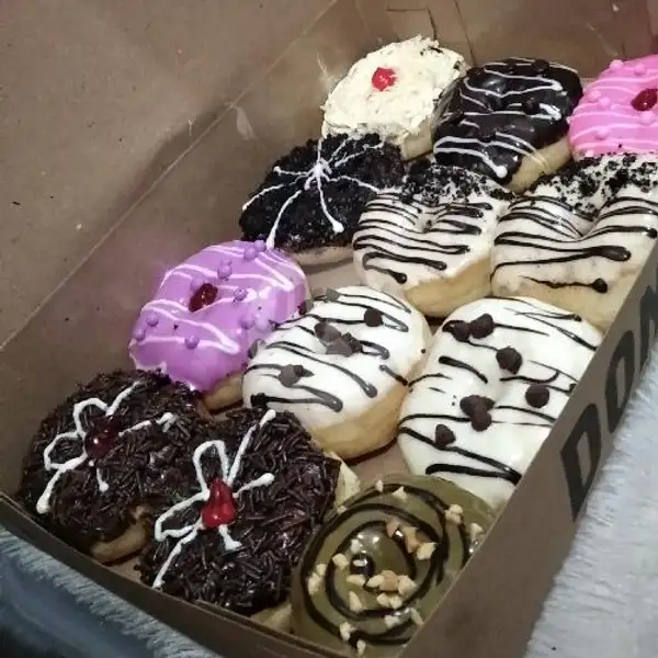 Donat Isi 12/15 (Random 3) | Jelita's Donut & Cake, Kembangan