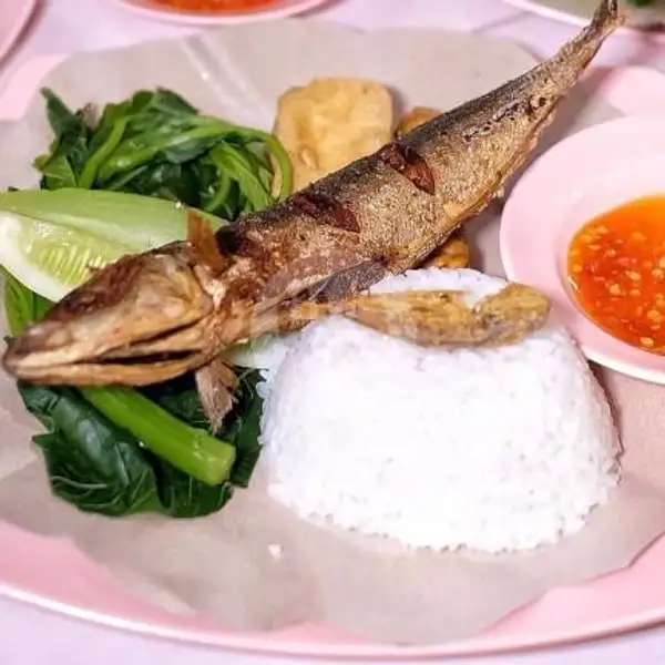 Nasi Tempong Ikan Laut (s) | Warung Pink Tempong, Teuku Umar