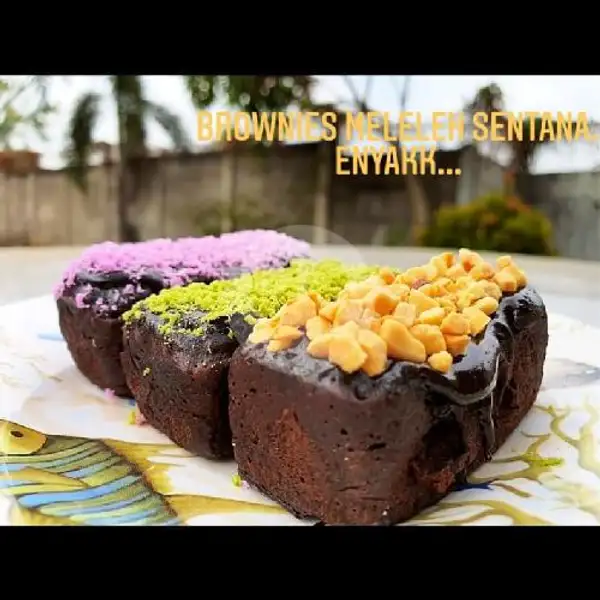 Brownies Meleleh Toping Manis | Brownies Meleleh Sentana