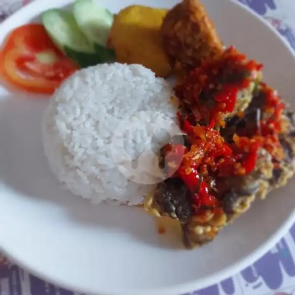 Paru Kriuk Sambal Petir + Nasi | Ayam Goreng & Paru Kriuk Sambal Petir Dapur Umami, Margacinta